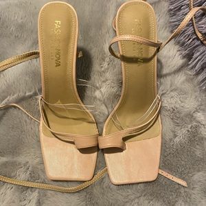 Nude fashion nova heels ( 8.5)